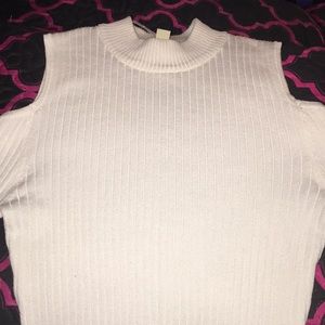 Long sleeve cut off shirt